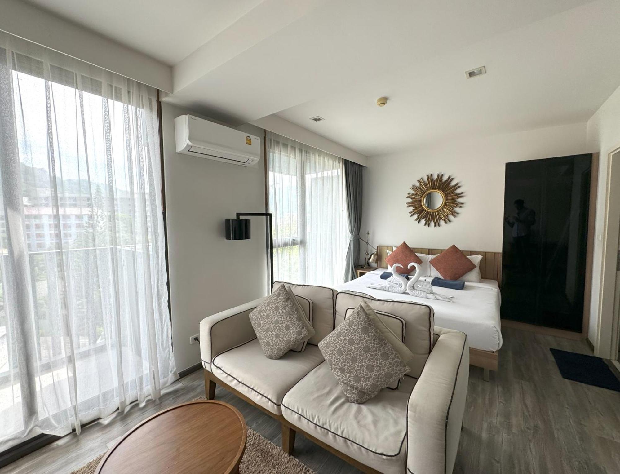The Deck Condominium By Lofty Patong Exteriör bild