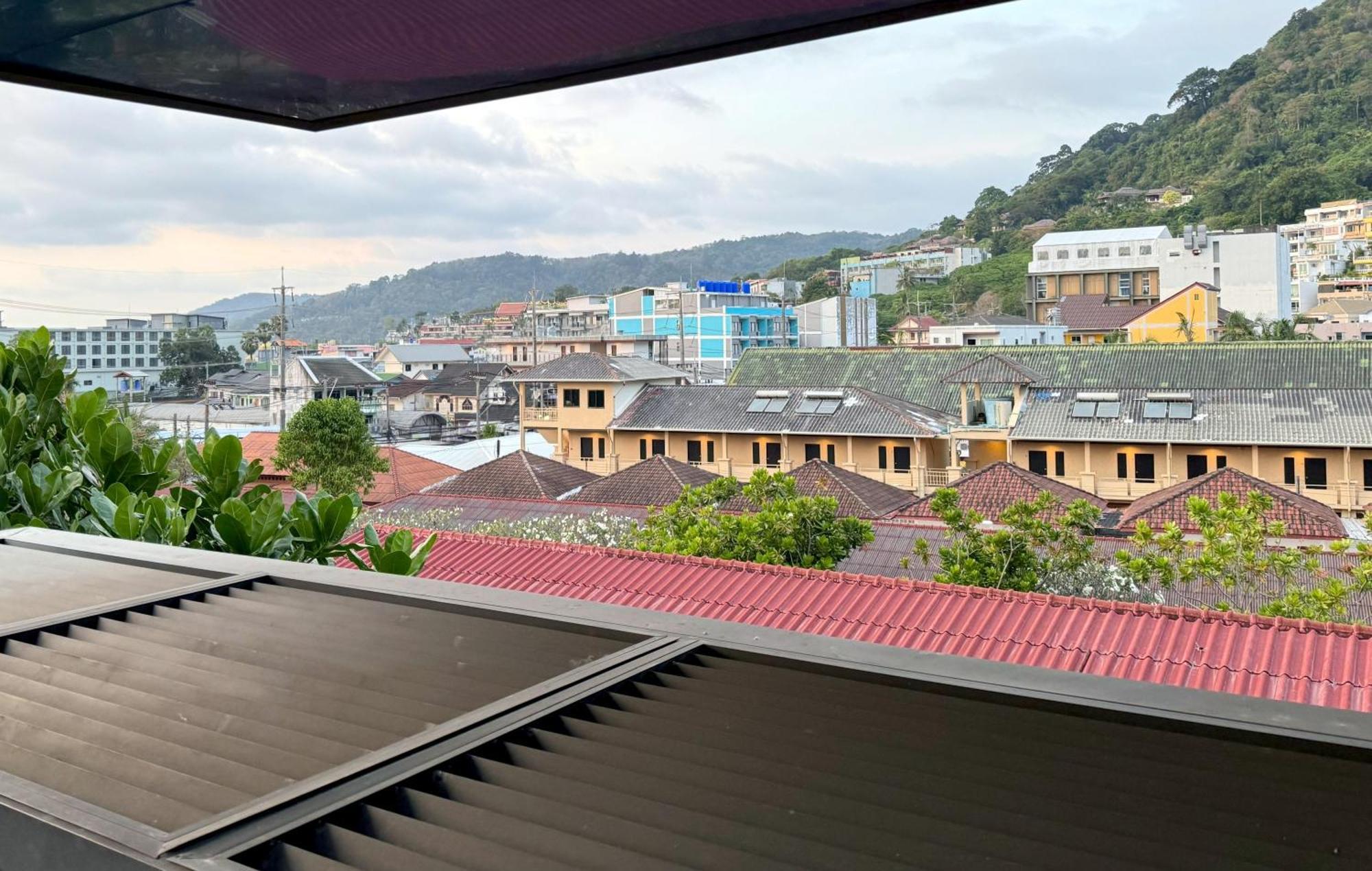 The Deck Condominium By Lofty Patong Exteriör bild