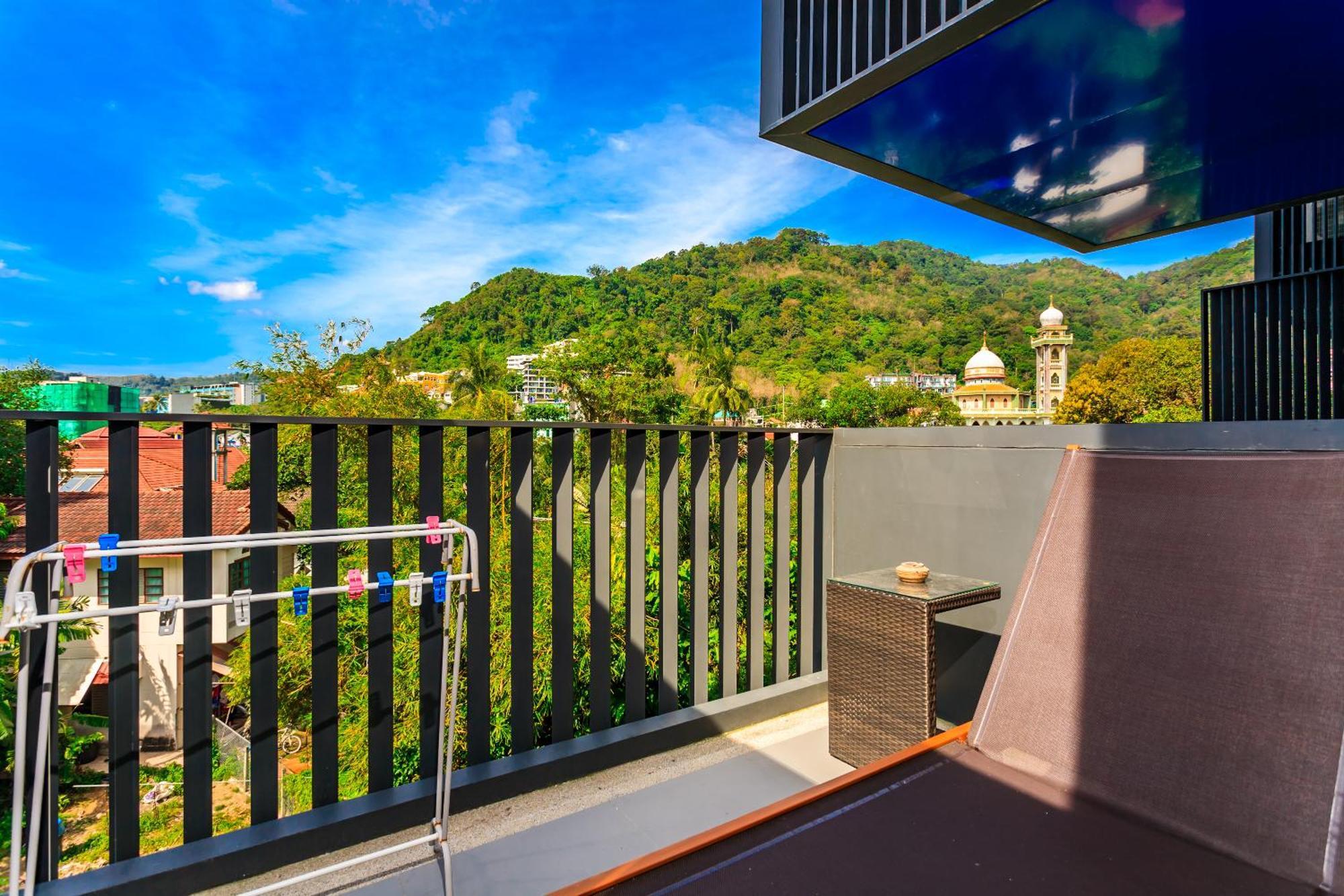The Deck Condominium By Lofty Patong Exteriör bild